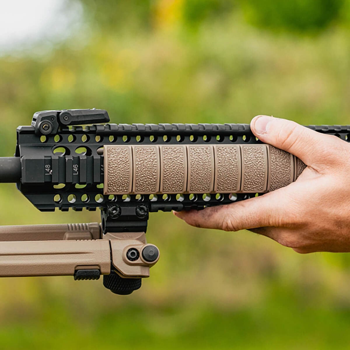 MAGPUL - XT™ PICATINNY RAIL COVER POLYMER FOR AR-15 - View 4