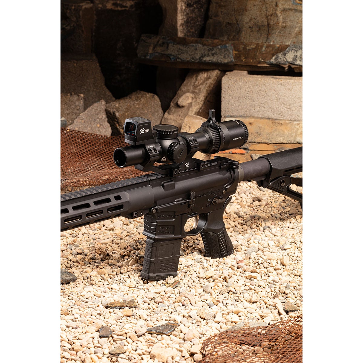 Venom 1-6x24mm SFP Illum AR-BDC3, Red Dot & Mount Bundle - View 6